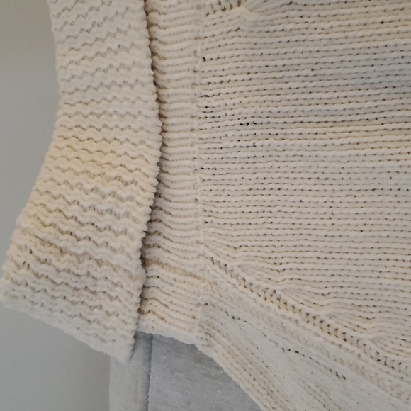 H&M Cowlneck Sweater In Cream Color Long Sleeves - Picture 3 of 4